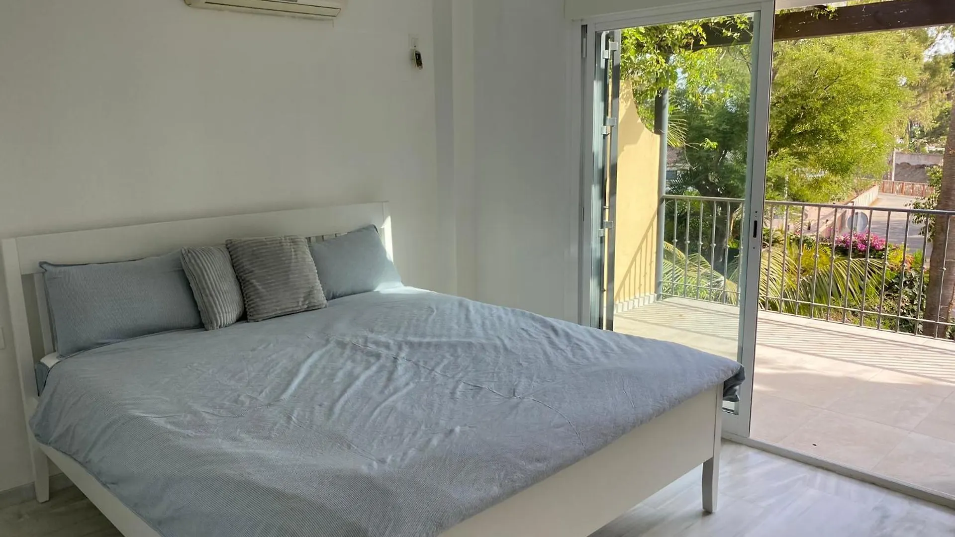 New Renovated Marbella Mija House - Puerto Banus Quiet And Green Oasis Spain